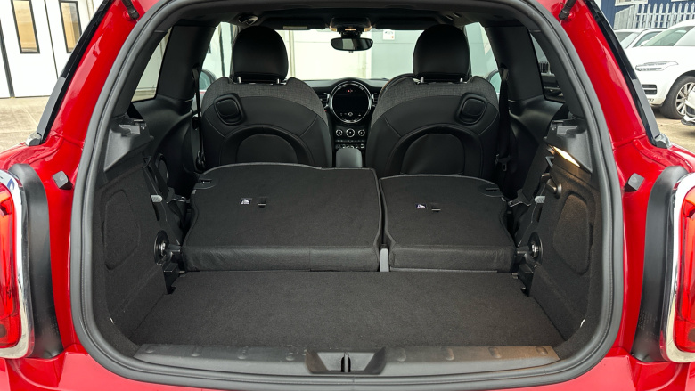 MINI Hatchback 135kW Cooper S Level 2 33kWh 3dr Auto Electric Hatchback